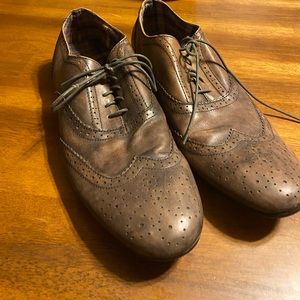 Bed Stu Flat Men's Oxford Wingtips in Distressed